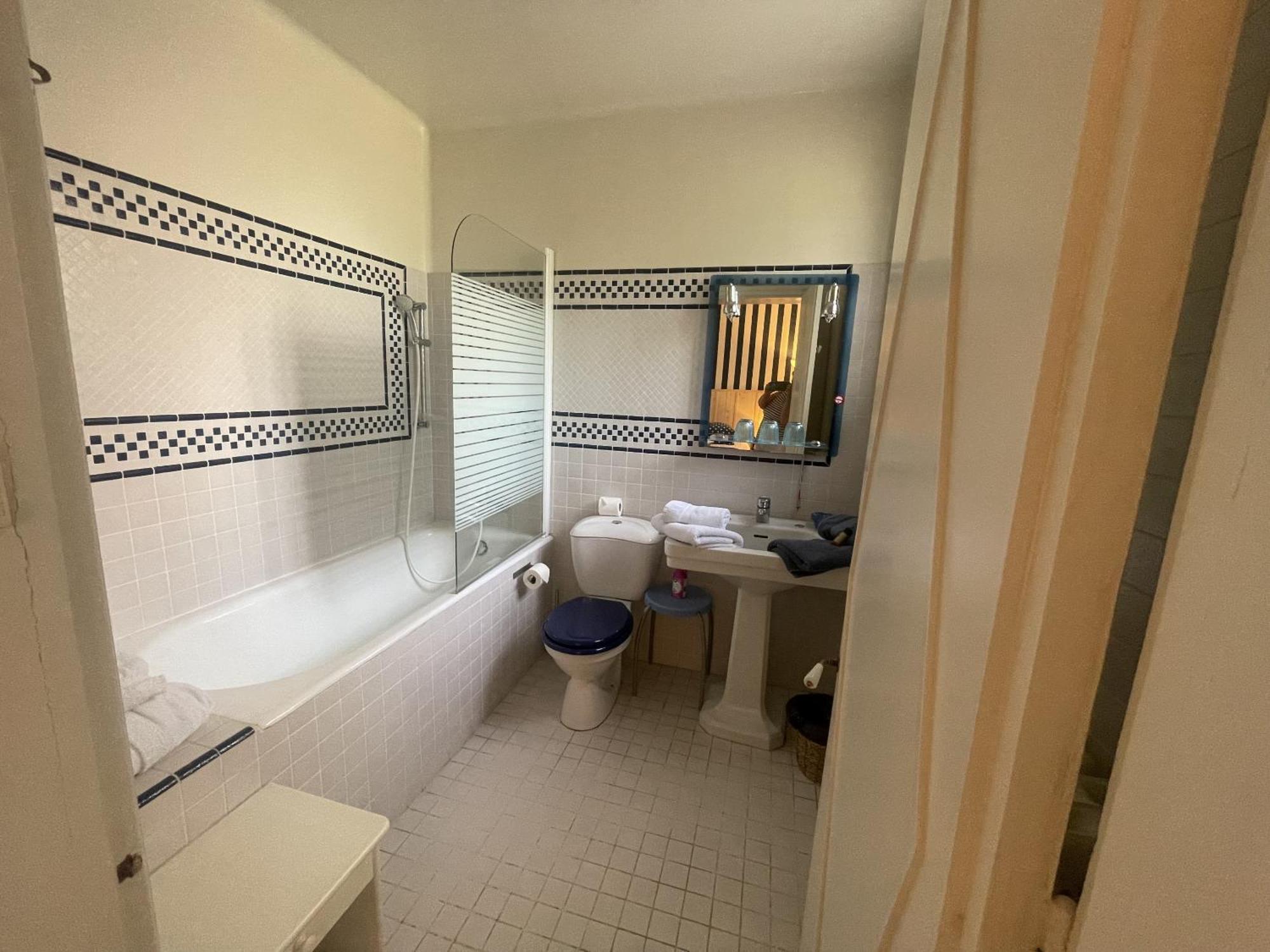Hotel La Colliniere Sainte-Gemme-Moronval Zimmer foto